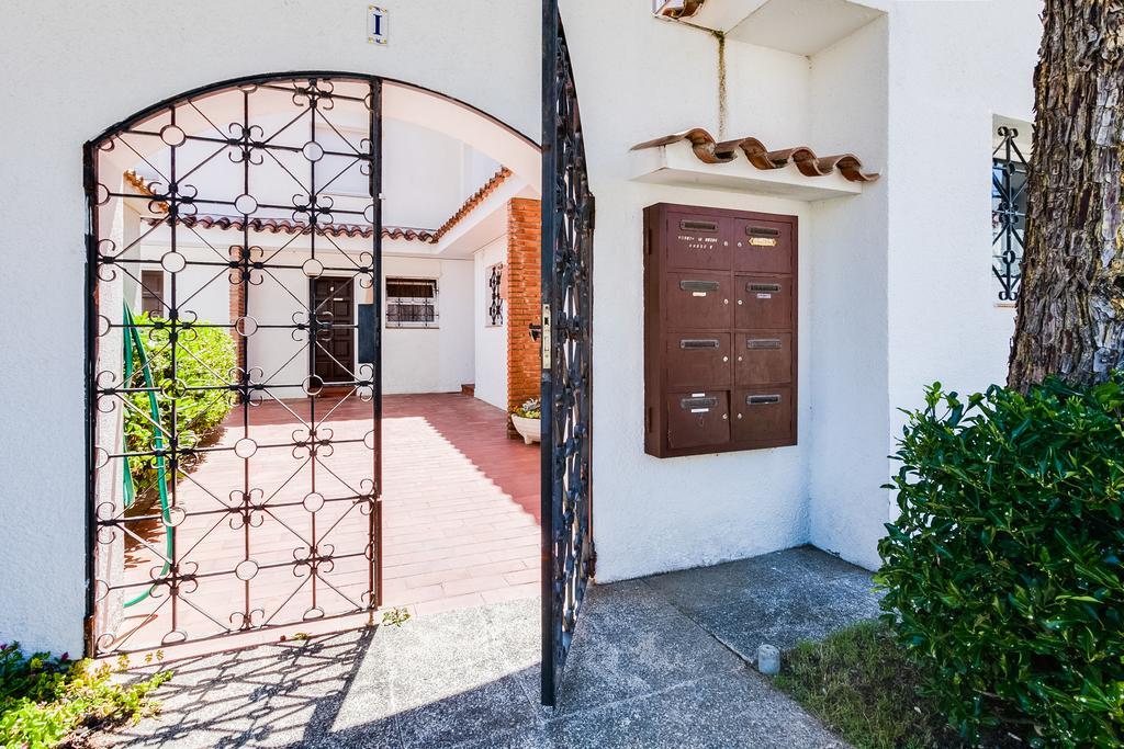 Vista Roses Mar - Casa Pescador Villa Empuriabrava Buitenkant foto